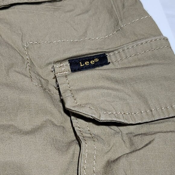Lee Extreme Motion Ripstop Cargo Shorts – Khaki | Size 32 & 11" Inseam - Picture 5 of 6